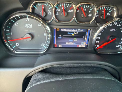 Used 2015 Chevrolet Suburban LT w/ Luxury Package AWD/4WD image 18