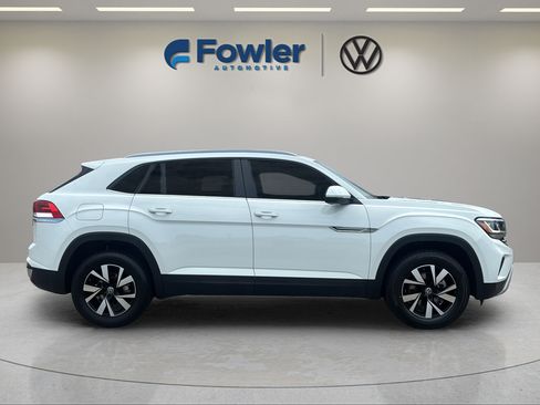 Used 2023 Volkswagen Atlas Cross Sport SE FWD image 8