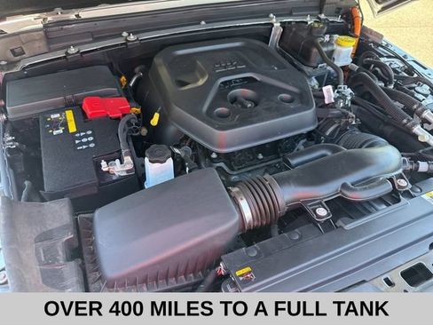 Used 2023 Jeep Wrangler Unlimited Sahara AWD/4WD image 31