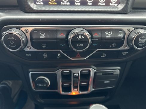 Used 2023 Jeep Gladiator Overland image 27