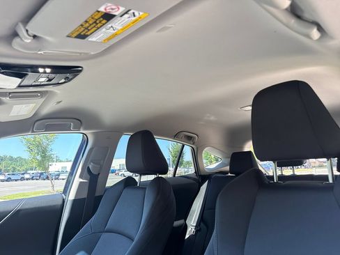 Used 2024 Toyota Venza LE AWD/4WD image 31