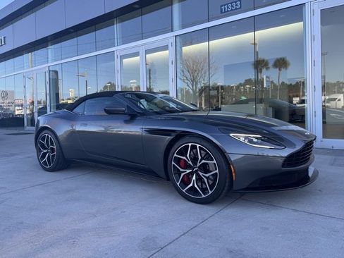 Used 2019 Aston Martin DB11 Volante image 1