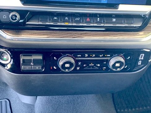 Used 2023 Chevrolet Silverado 1500 LT image 23