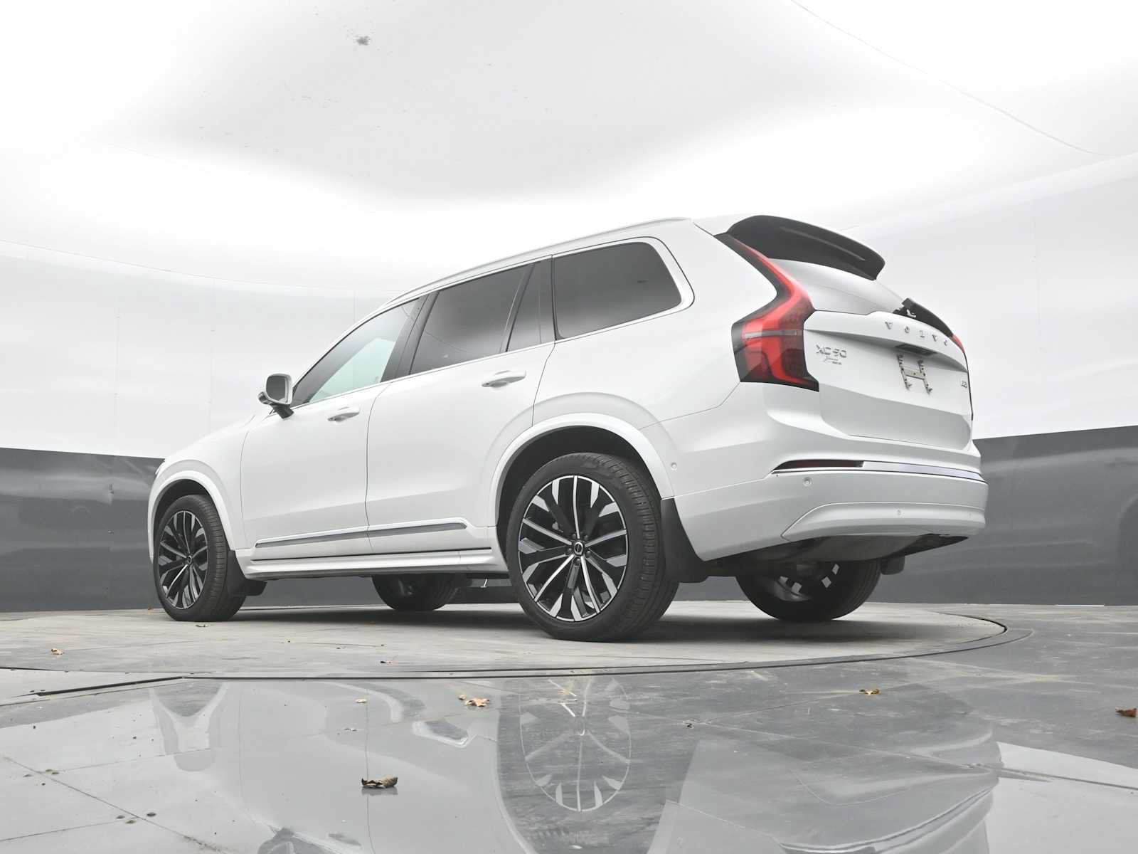 Used 2026 Volvo XC90 B6 Ultra w/ Protection Package AWD/4WD image 23