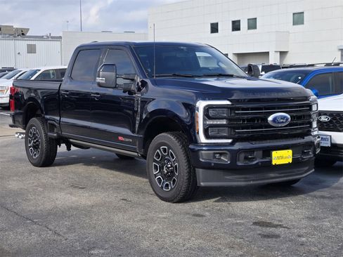 Used 2025 Ford F250 Platinum image 3