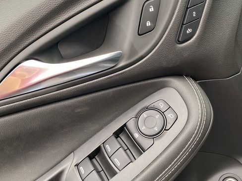 Used 2024 Buick Encore GX Avenir w/ Avenir Technology Package image 18