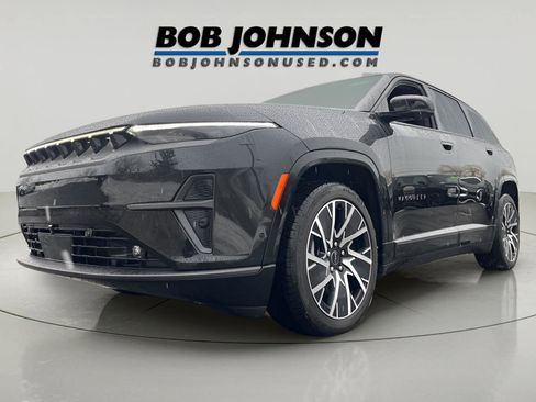 Used 2025 Jeep Wagoneer S Limited image 3