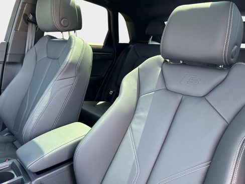 Used 2025 Audi Q3 2.0T Premium image 21