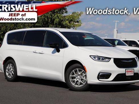 New 2026 Chrysler Pacifica Select image 1