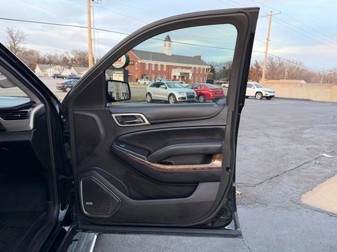 Used 2015 GMC Yukon Denali w/ Premium Package AWD/4WD image 36