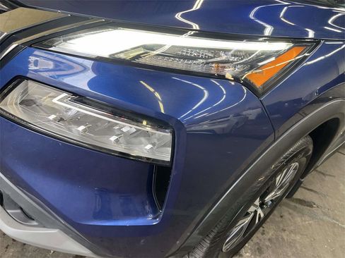 Used 2022 Nissan Rogue SV image 9