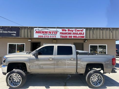 Used 2017 Chevrolet Silverado 1500 LT w/ All Star Edition RWD image 7