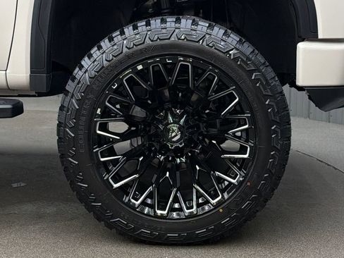 Used 2026 GMC Sierra 1500 Denali AWD/4WD image 9
