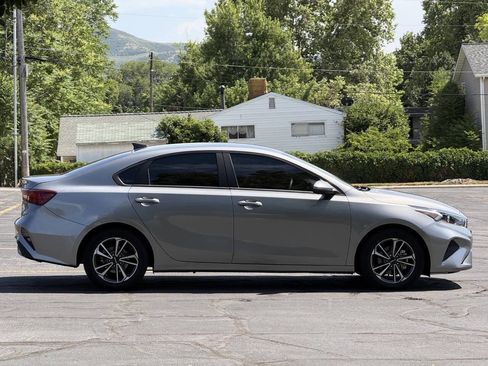 Used 2023 Kia Forte LXS FWD image 4