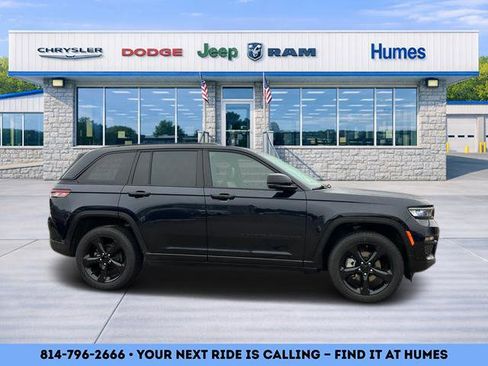 Certified 2024 Jeep Grand Cherokee Limited w/ Luxury Tech Group II image 2