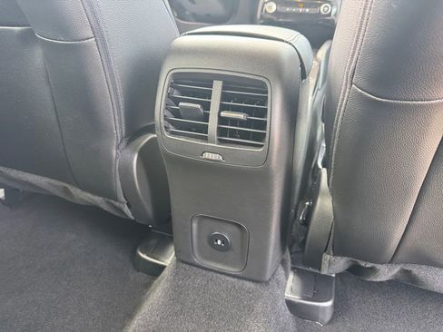 Certified 2024 Ford Escape Platinum w/ Premium Technology Package image 25