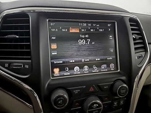 Used 2017 Jeep Grand Cherokee Limited w/ Luxury Group II image 17