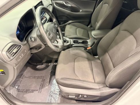 Used 2018 Hyundai Elantra GT w/ Style Package 02 FWD image 39