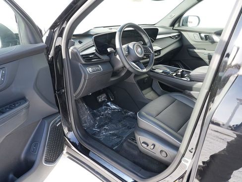 Used 2025 Buick Enclave Preferred image 13