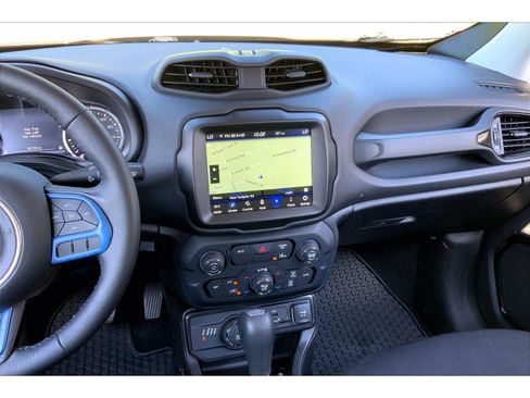 Used 2023 Jeep Renegade Altitude w/ Convenience Group I AWD/4WD image 6