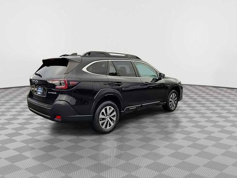 Used 2023 Subaru Outback Premium image 8