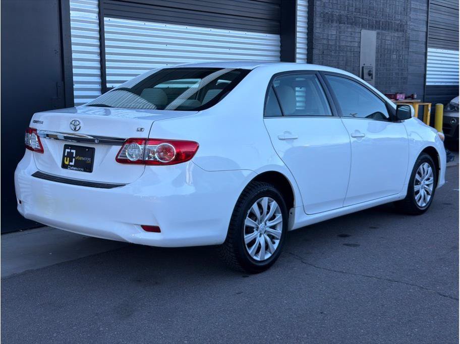 Used 2013 Toyota Corolla LE FWD image 9