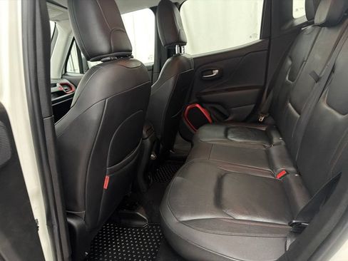 Used 2018 Jeep Renegade Trailhawk AWD/4WD image 18