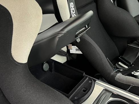 Used 2009 Nissan GT-R Premium image 34