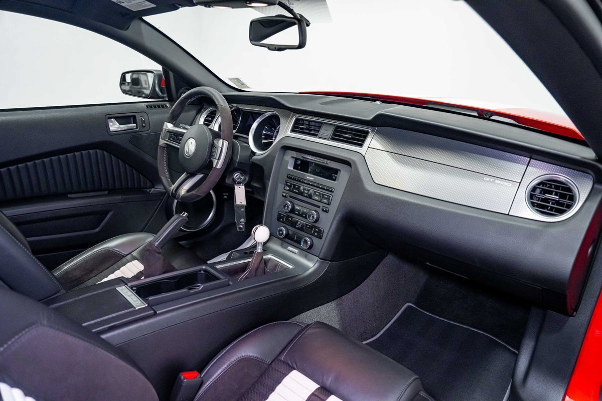 Used 2012 Ford Mustang Shelby GT500 RWD image 25