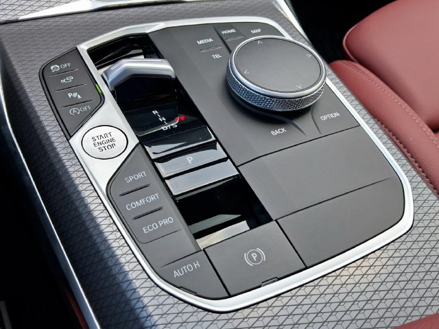 New 2026 BMW 330i Sedan w/ M Sport Package RWD image 24