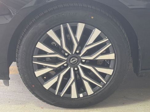 Used 2025 Nissan Altima 2.5 SV image 31