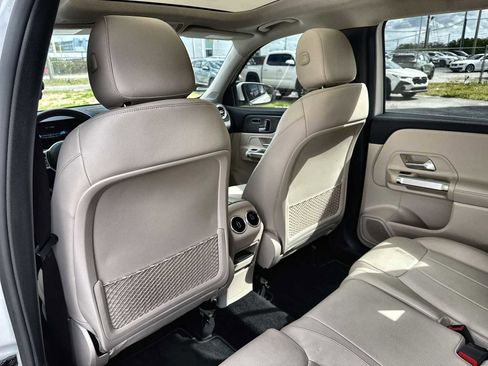 Used 2022 Mercedes-Benz GLB 250 image 18