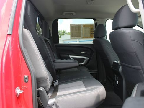 Used 2021 Nissan Titan SV w/ SV Convenience Package AWD/4WD image 34
