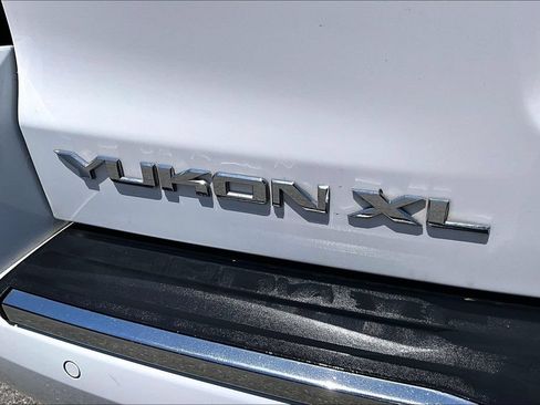 Used 2020 GMC Yukon XL Denali w/ Denali Ultimate Package AWD/4WD image 24