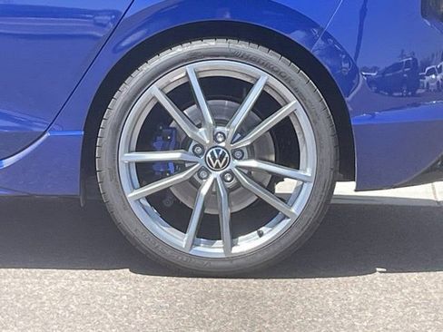 Used 2024 Volkswagen Golf R AWD/4WD image 19