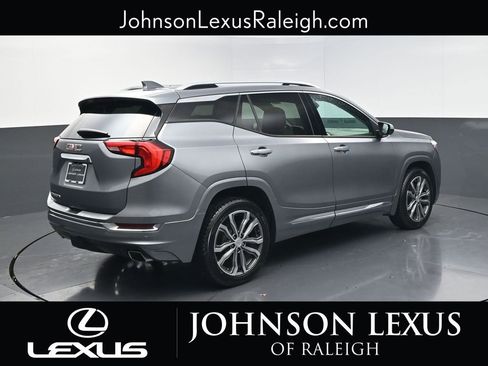 Used 2020 GMC Terrain Denali w/ Denali Premium Package image 9