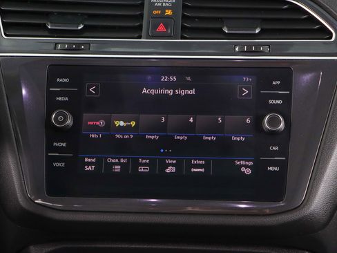 Used 2020 Volkswagen Tiguan SE w/ Panoramic Sunroof Package image 19