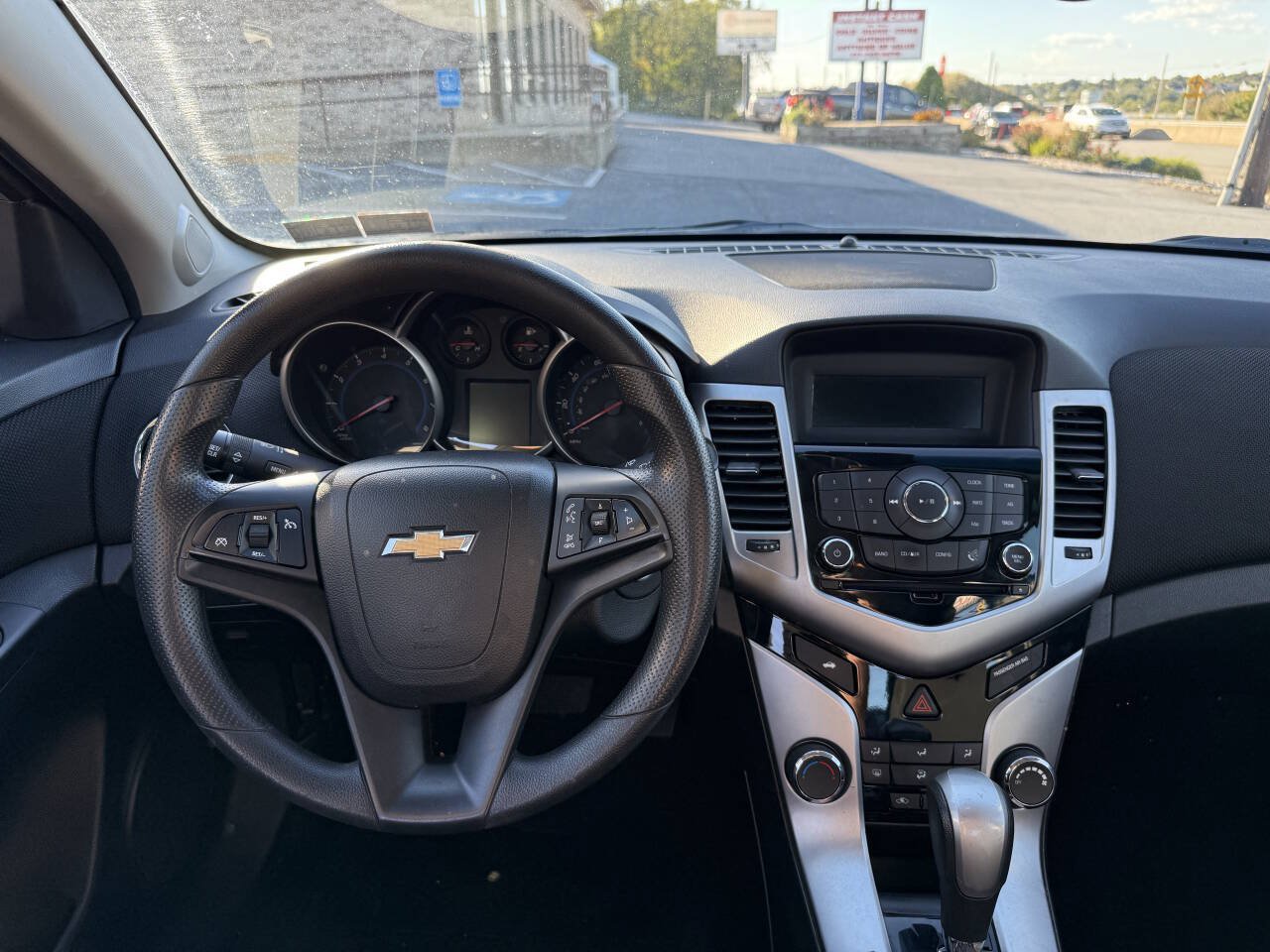 Used 2015 Chevrolet Cruze LT FWD image 25