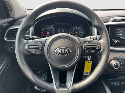 Used 2017 Kia Sorento AWD image 21