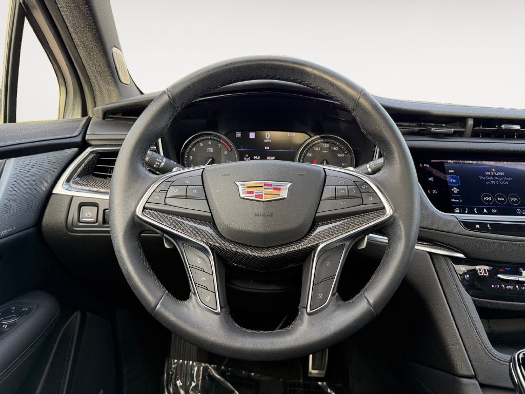 Used 2023 Cadillac XT5 Sportv w/ Technology Package AWD/4WD image 14