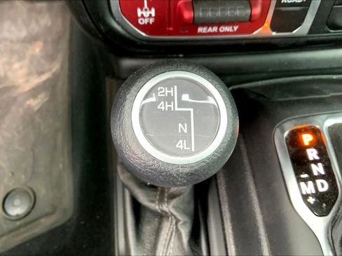 Used 2024 Jeep Gladiator Sport AWD/4WD image 35