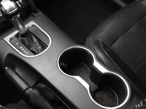 Used 2020 Ford Mustang Premium image 40