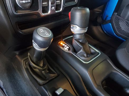 Used 2022 Jeep Wrangler Unlimited Sport AWD/4WD image 31