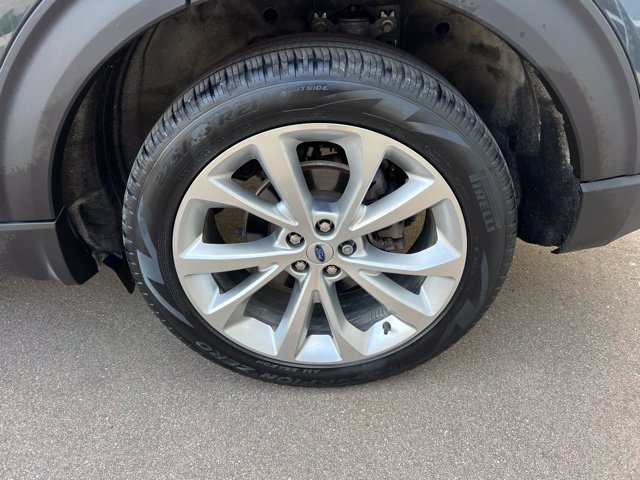 Used 2023 Ford Explorer Platinum w/ Technology Package AWD/4WD image 9