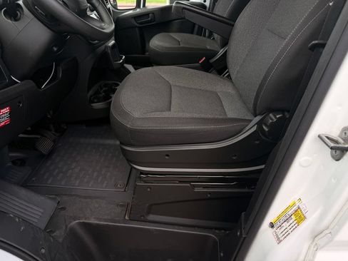 Used 2025 RAM ProMaster 2500 w/ U-Haul Equipment Group FWD image 28