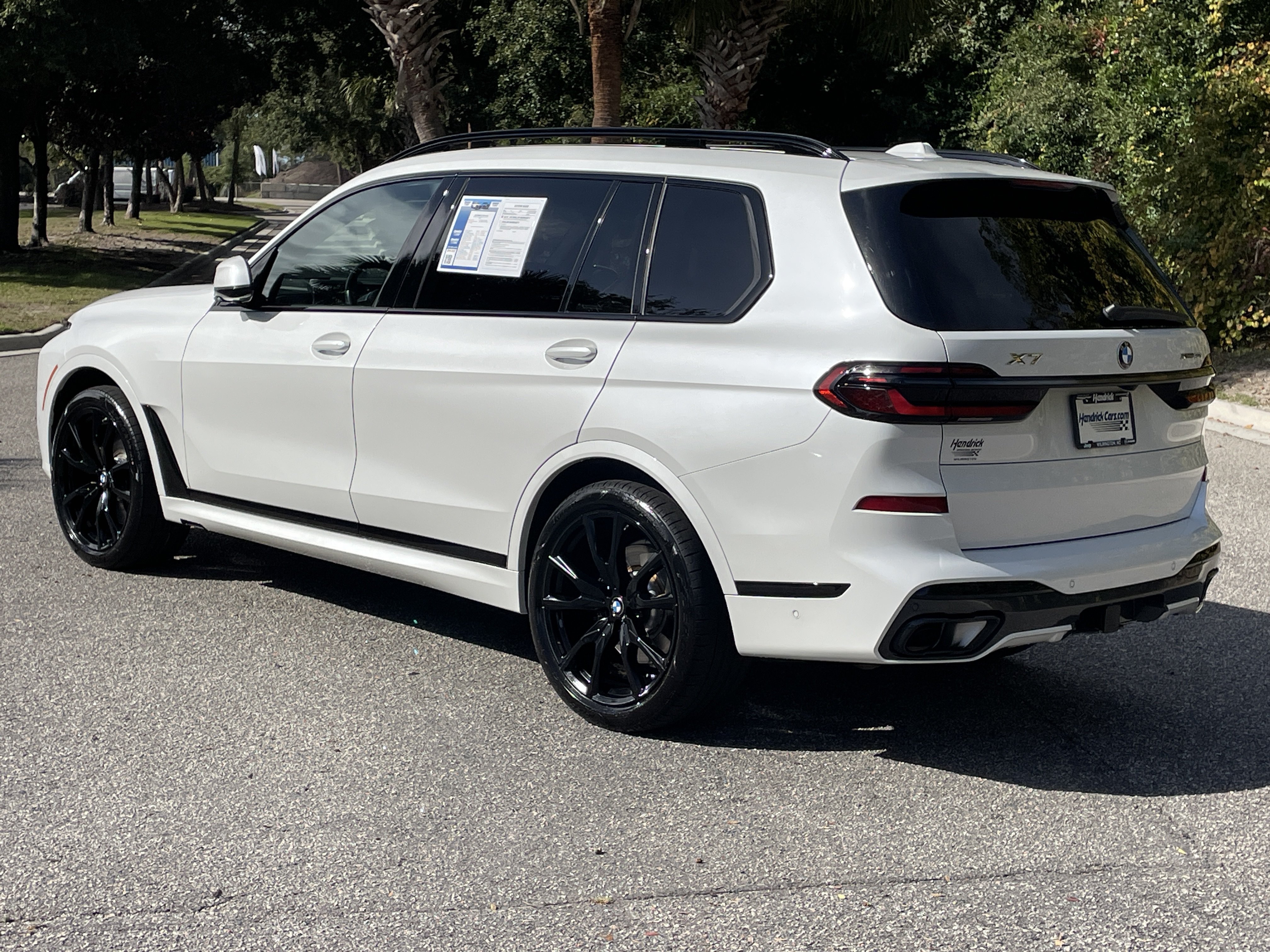 Used 2025 BMW X7 xDrive40i w/ M Sport Package AWD/4WD image 7