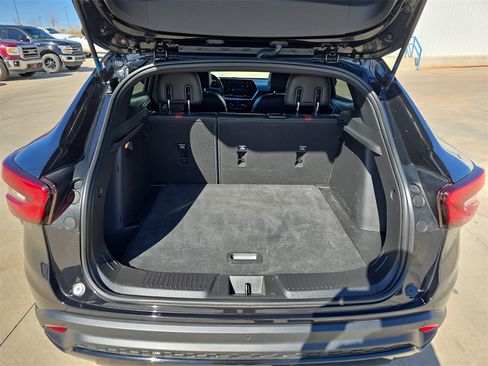 Used 2025 Chevrolet Trax RS w/ Driver Confidence Package image 12