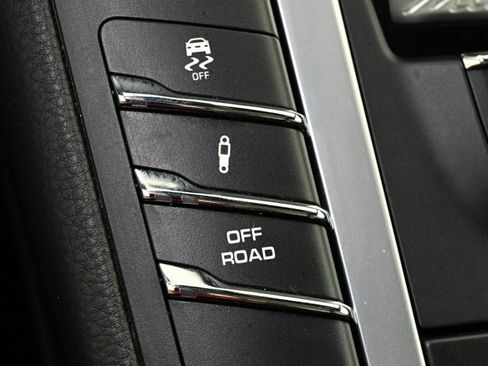 Used 2021 Porsche Macan Turbo w/ Premium Package Plus (PF0) image 25