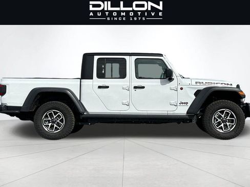 Used 2025 Jeep Gladiator Rubicon AWD/4WD image 3
