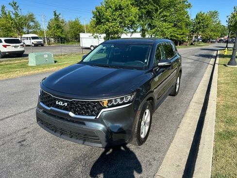 Certified 2023 Kia Sorento LX FWD image 6